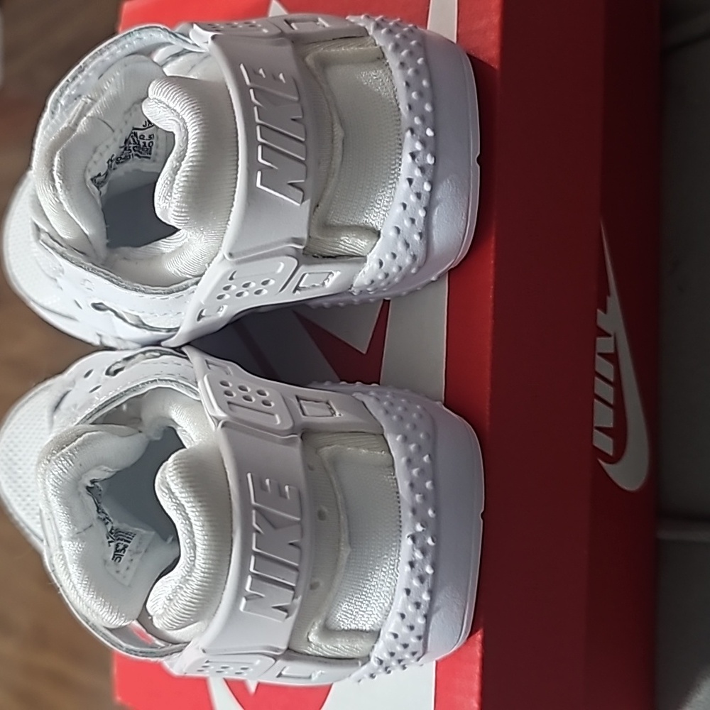 Nike Huarache Run Toddler Sneakers - Picture 5 of 5